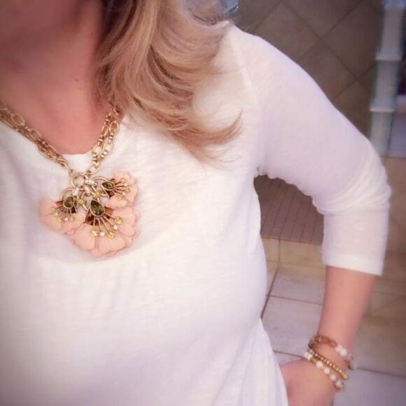 Stella & Dot Rory Pendant Floral Statement Necklace - Picture 4 of 8